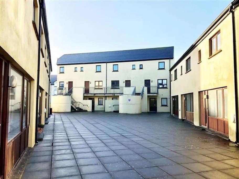Village Centre Apartment Lahinch Buitenkant foto
