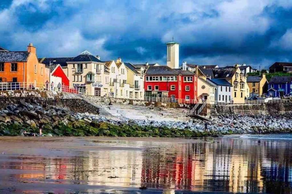 Village Centre Apartment Lahinch Buitenkant foto