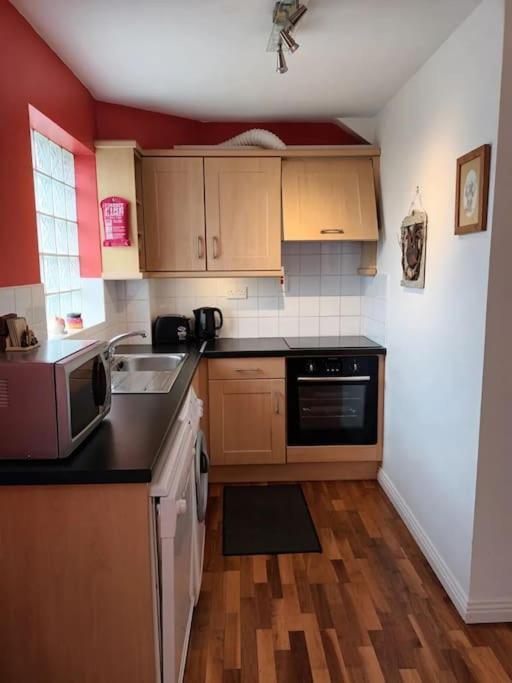 Village Centre Apartment Lahinch Buitenkant foto
